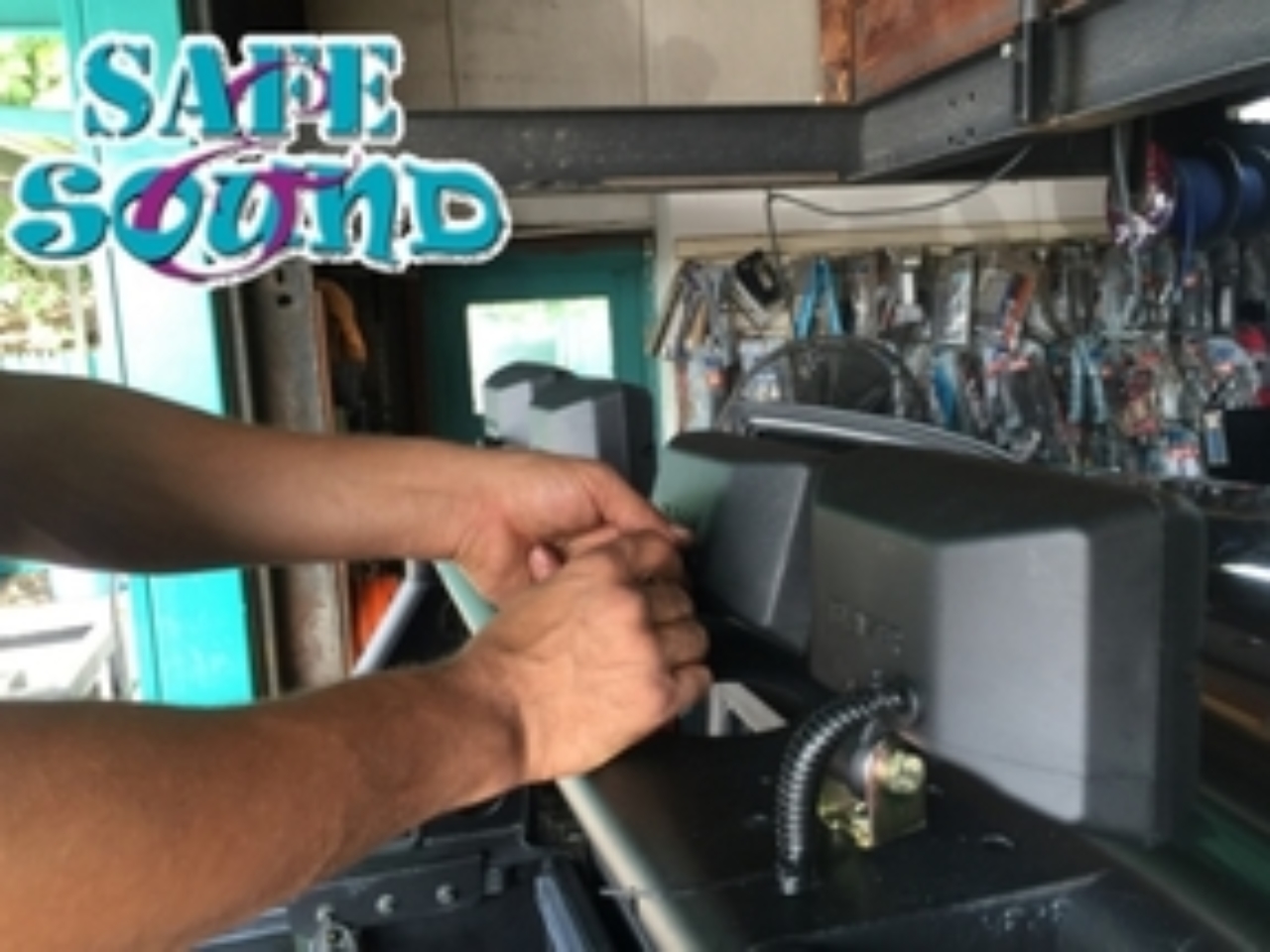 Car Detailing Tampa-Window Tinting-Car Audio-Car Wraps-Interiors